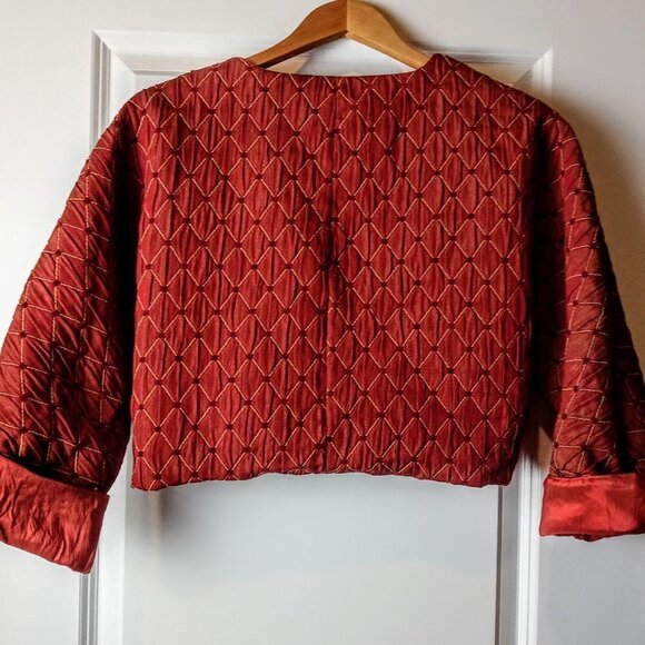 Red Gold Quilted Reversible Cropped Open Jacket - Picture 2 of 7